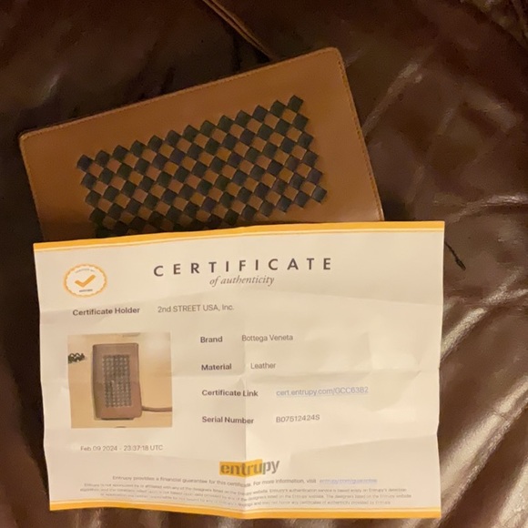 💸PENDING 💸 NWT & COA Bottega Veneta Clutch/Wristlet $1,050 - Picture 7 of 7